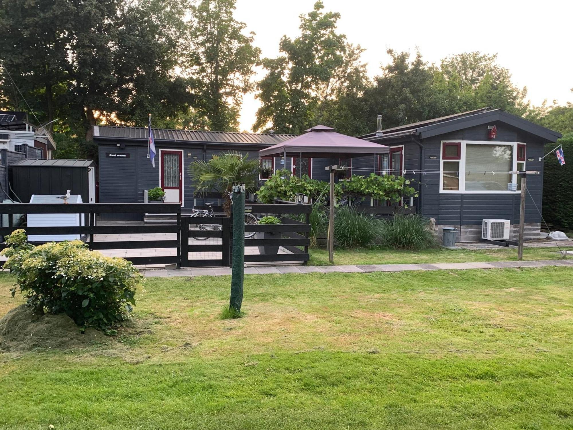 Groot Hoek Met Airco ,wasmachine, Vaatwasser,droger En Luxe Keuken En Zwembad Op Camping! Immer Besser! Casa de Férias Rijs